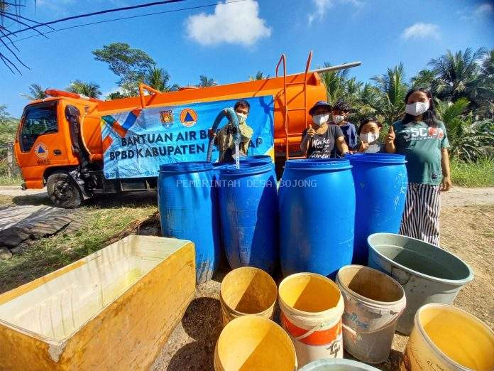 Sejumlah Warga Bojong Kawunganten mulai Kesulitan Air Bersih, BPBD Cilacap Kirim 3 Tangki Bantuan